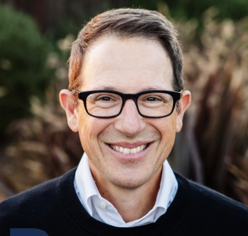 Headshot of IAN FASACK